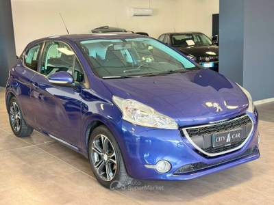Peugeot 208 ottima per neopatentato Blu/Azzurro usata Verrone