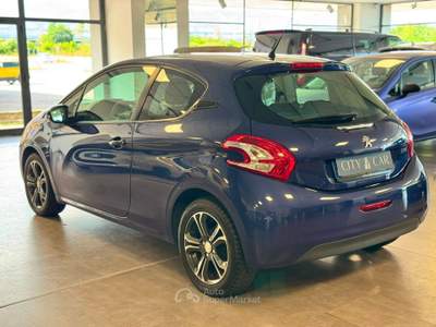 Peugeot 208 ottima per neopatentato Blu/Azzurro usata Verrone