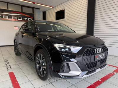 Audi A1 30 1.0 tfsi Identity Contrast 116cv s tronic Nero usata Mozzo