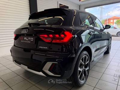 Audi A1 30 1.0 tfsi Identity Contrast 116cv s tronic Nero usata Mozzo