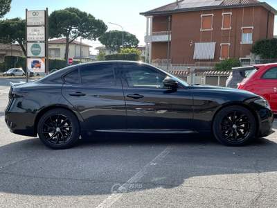 Alfa Romeo Giulia Giulia 2.2 t Veloce Q4 210cv awd auto *GARANZIA* Nero usata Bedizzole