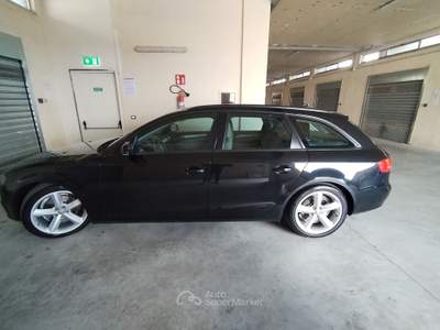 Audi A4 Tenuta sempre in box, non fumatore e tagliandi certificati usata Mottola