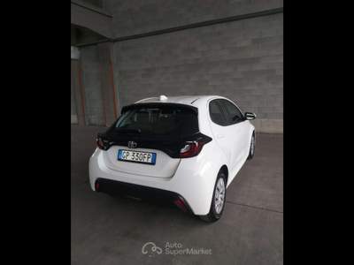 Toyota Yaris  - yaris 1.0 active Bianco usata Piacenza