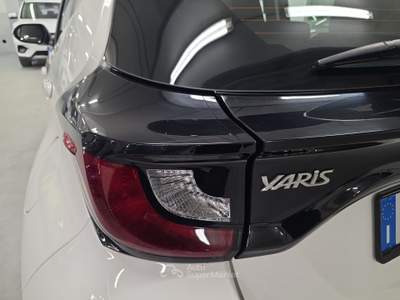 Toyota Yaris  - yaris 1.5h active Bianco usata Torino