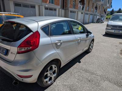 Ford Fiesta auto non fumatori Grigio usata MATERA