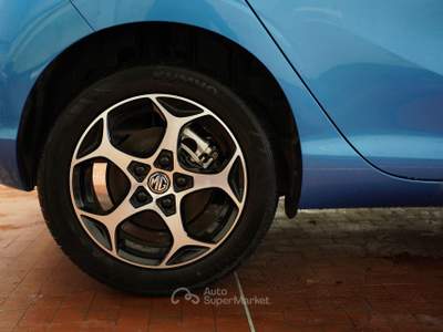 MG3  hybrid+ lux my25.5 blue Blu/Azzurro usata Firenze