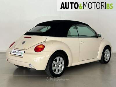 Volkswagen New Beetle 1.6 Cabrio Beige usata Concesio