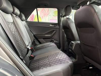 Volkswagen T-Roc T-Roc 2023 2.0 tdi R-Line 115cv SENZA OBBLIGO DI FINANZIAMENTO Grigio usata Terracina