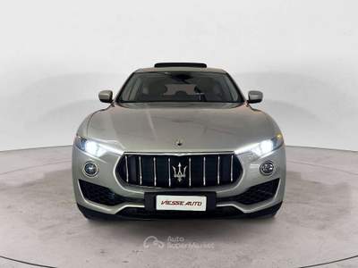 Maserati Levante 3.0 V6 275cv auto Beige usata Milano