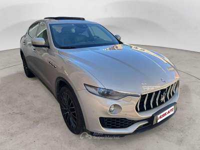 Maserati Levante 3.0 V6 275cv auto Beige usata Milano