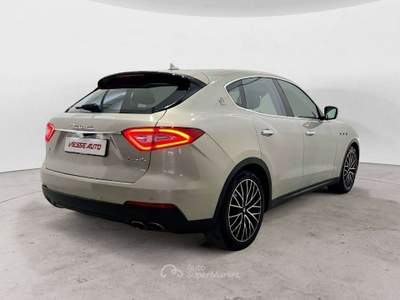 Maserati Levante 3.0 V6 275cv auto Beige usata Milano