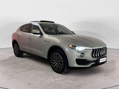 Maserati Levante 3.0 V6 275cv auto Beige usata Milano
