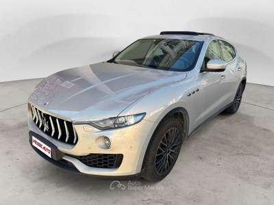 Maserati Levante 3.0 V6 275cv auto Beige usata Milano