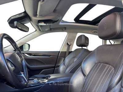 Maserati Levante 3.0 V6 275cv auto Beige usata Milano
