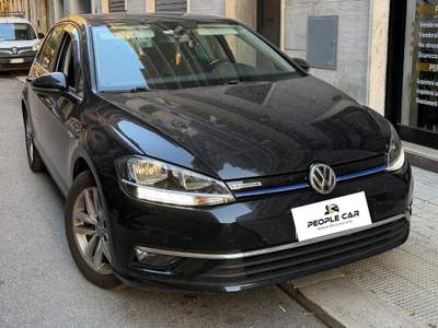 Volkswagen Golf DSG 5p. *Metano* 130CV Nero usata Bari