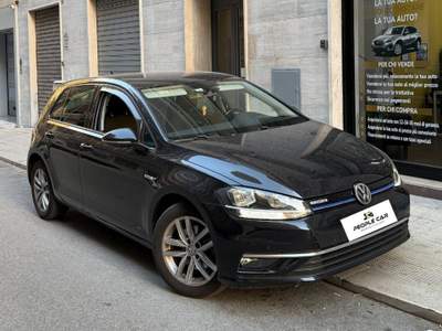 Volkswagen Golf DSG 5p. *Metano* 130CV Nero usata Bari