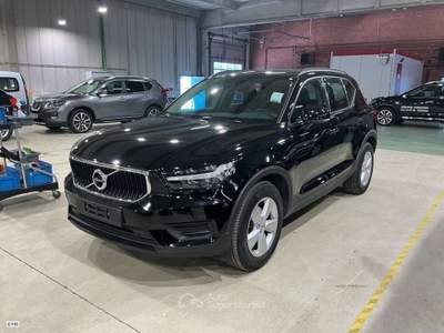 Volvo XC40 VOLVO XC40 1.5 T2 129CV 6M. MOMENTUM PRO ( FARI LE Nero usata Salerno