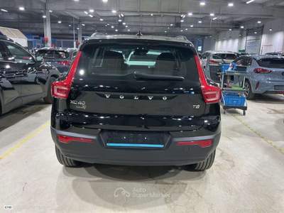 Volvo XC40 VOLVO XC40 1.5 T2 129CV 6M. MOMENTUM PRO ( FARI LE Nero usata Salerno