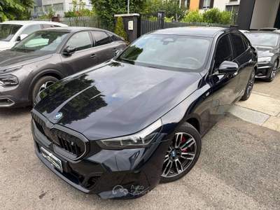 BMW Serie 5 530d Futura i5 Serie 5 G60 Berlina xdrive40 MSport Pro Blu/Azzurro usata Alessandria