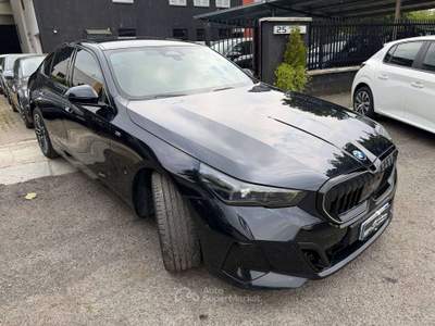 BMW Serie 5 530d Futura i5 Serie 5 G60 Berlina xdrive40 MSport Pro Blu/Azzurro usata Alessandria