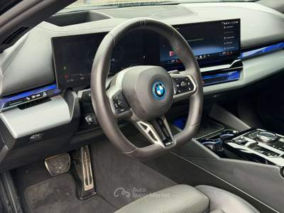 BMW Serie 5 530d Futura i5 Serie 5 G60 Berlina xdrive40 MSport Pro Blu/Azzurro usata Alessandria