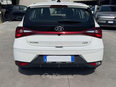 Hyundai i20 1.0 T-GDI 48V iMT Connectline Bianco usata SAN BENEDETTO DEL TRONTO