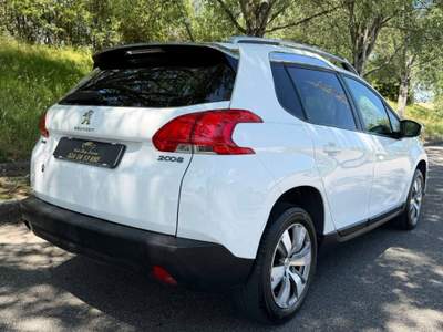 Peugeot 2008 S&S Black Matt Bianco usata Livorno