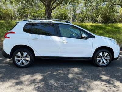 Peugeot 2008 S&S Black Matt Bianco usata Livorno