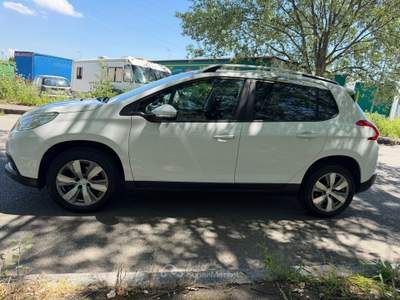 Peugeot 2008 S&S Black Matt Bianco usata Livorno