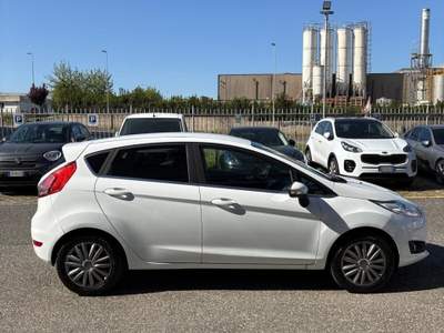 Ford Fiesta 5 porte Black & White Edition Bianco usata Livorno