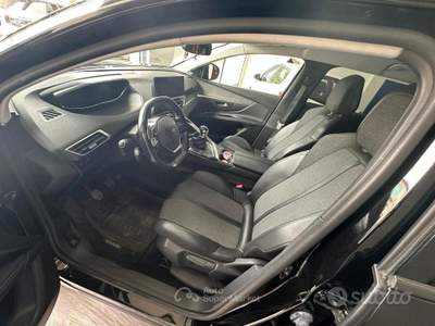 Peugeot 5008 S&S Allure Pack 7 POSTI usata Arezzo