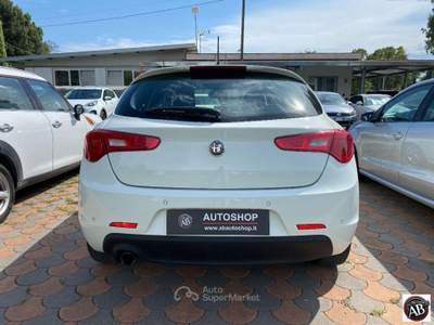Alfa Romeo Giulietta 1.6 JTDm-2 105 CV Exclusive Bianco usata Latina