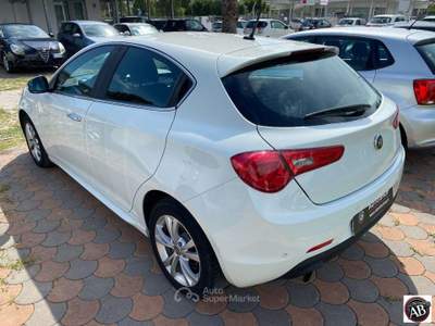 Alfa Romeo Giulietta 1.6 JTDm-2 105 CV Exclusive Bianco usata Latina