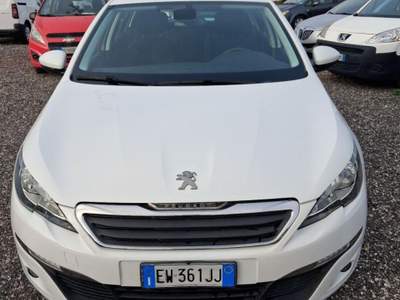 Peugeot 308 1.6 e-HDi 115 CV S&S GT Line Bianco usata Barletta