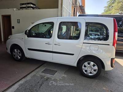 Renault Kangoo 1.5 blue dci Life 95cv my20 rate da 99,00 usata Faenza