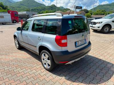 Skoda Yeti 2.0 tdi Ambition (adventure) 110cv Blu/Azzurro usata VALDAGNO