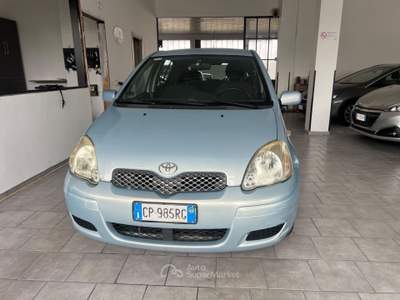 Toyota Yaris Yaris 1.0i 16V cat 5 porte Sol Blu/Azzurro usata Somma Lombardo