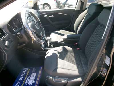 Volkswagen Polo POLO 1.0 MPI 75CV 5 PORTE COMFORTLINE EURO 6 Nero usata Giugliano in Campania