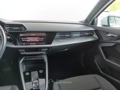 Audi A3 30 g-tron S tronic Business Bianco usata Lucca