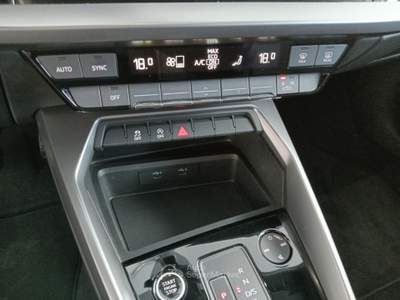 Audi A3 30 g-tron S tronic Business Bianco usata Lucca