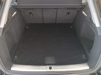 Audi A4 2ª serie 40 TDI 204 CV S tronic Identity Contrast Nero usata Lucca