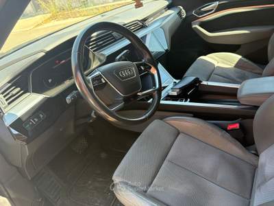 Audi e-tron Auto in perfette condizioni, non fumatore usata Miggiano