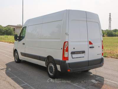 Renault Master Master T35 2.3 dCi 135 PM-TM Furgone Ice Bianco usata Milano