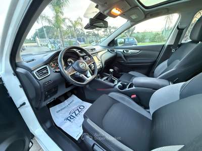 Nissan Qashqai Tekna Tetto Navi Led Camera Bianco usata Mesagne