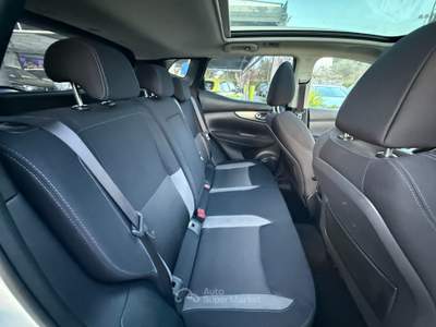 Nissan Qashqai Tekna Tetto Navi Led Camera Bianco usata Mesagne
