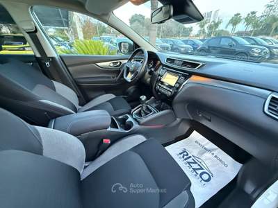 Nissan Qashqai Tekna Tetto Navi Led Camera Bianco usata Mesagne