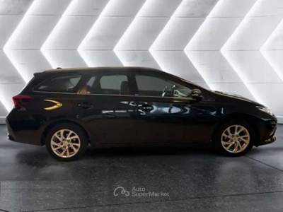 Toyota Auris 2.0 D-4D LOUNGE Argento usata Rho