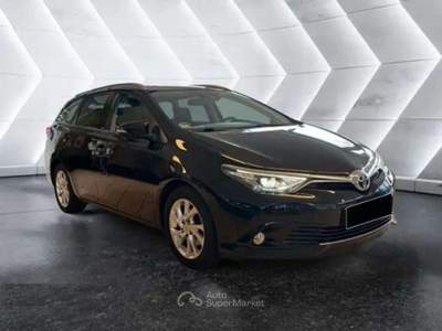 Toyota Auris 2.0 D-4D LOUNGE Argento usata Rho