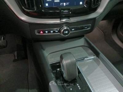 Volvo XC60 XC60 B4 (d) AWD automatico Plus Dark Grigio usata Lucca