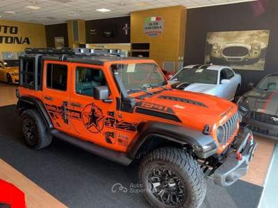 Jeep Wrangler Unlimited Sport 4x4 3,6l V6 Offroad-Umbau TRAILR Arancione usata Rho